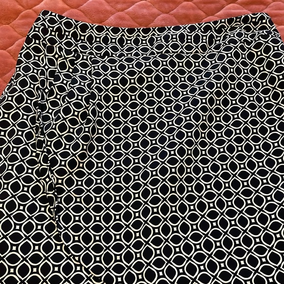 Banana Republic mini skirt - Picture 2 of 4